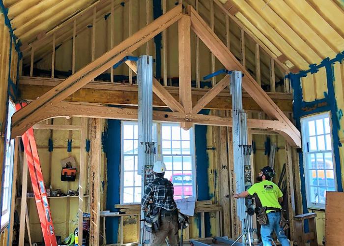 crank_up_reclaimd_timber_truss_great_room.jpg