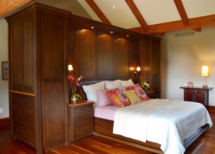 timber_frame_bedroom_built_in_newwoodworks.jpg