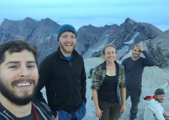 mt_hood_hike_oregon_team.jpg