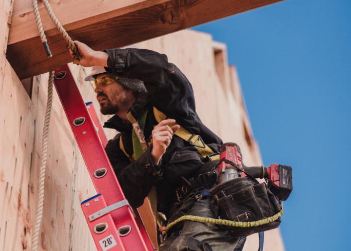 setting_a_timber_beam_oregon_web.jpg