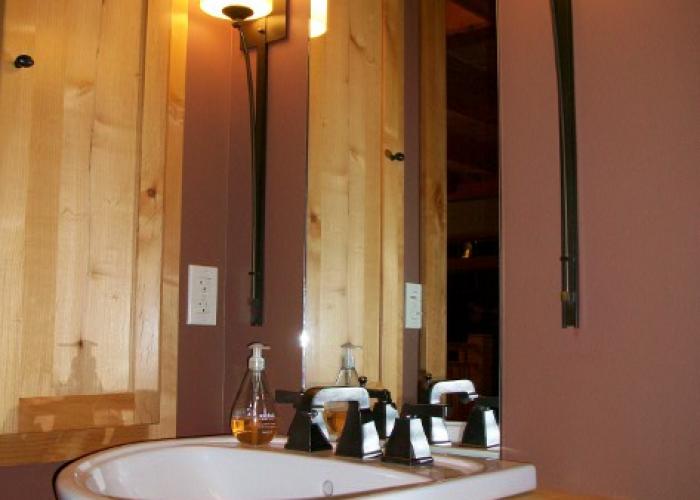 hillb_bathroom.jpg