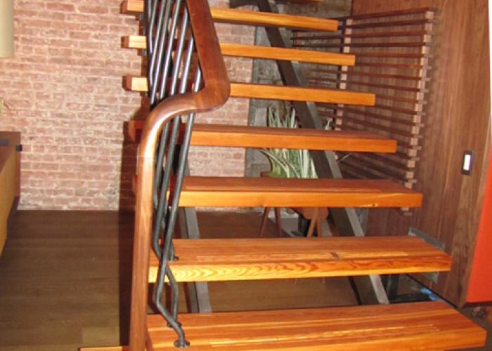 reclaimed_heart_pine_stair.jpg