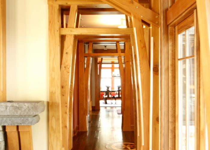 split_timber_brace_hallway_new_york.jpg