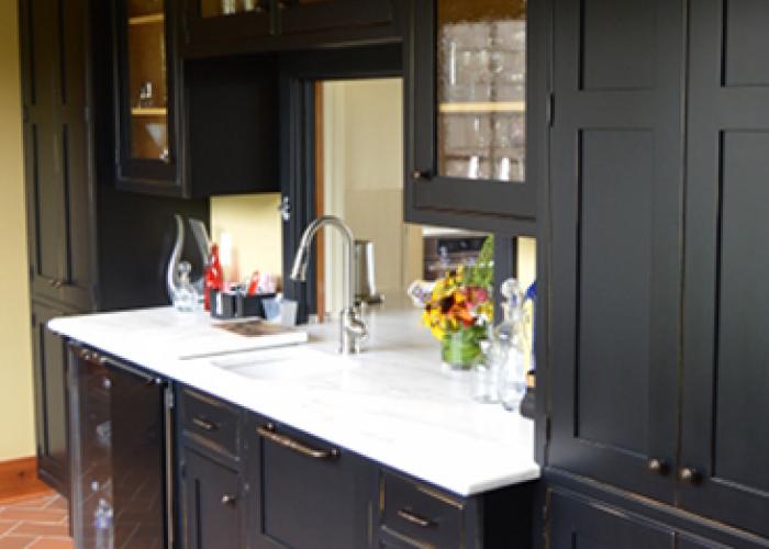 bar_cabinetry_new_woodworks.jpg