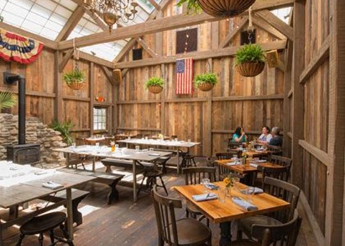 barrow_house_dining_interior_timber_frame_photo_c_don_cochran_0.jpg