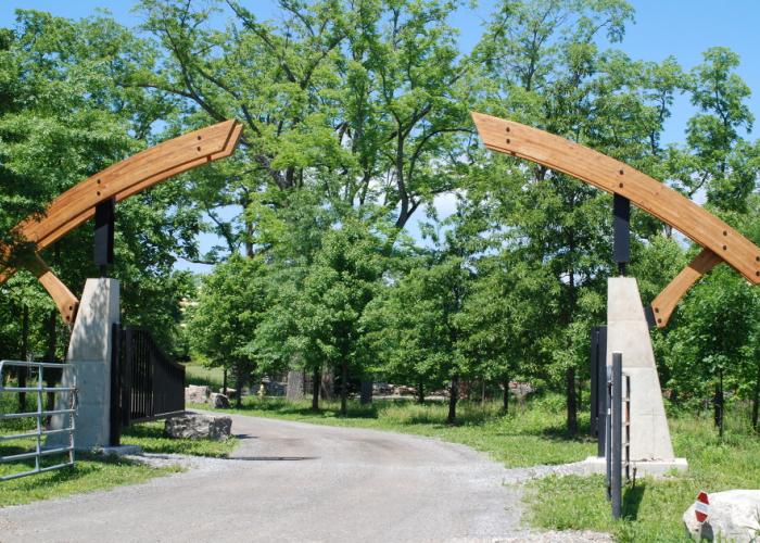 glulam_gates_to_timber_frame.jpg