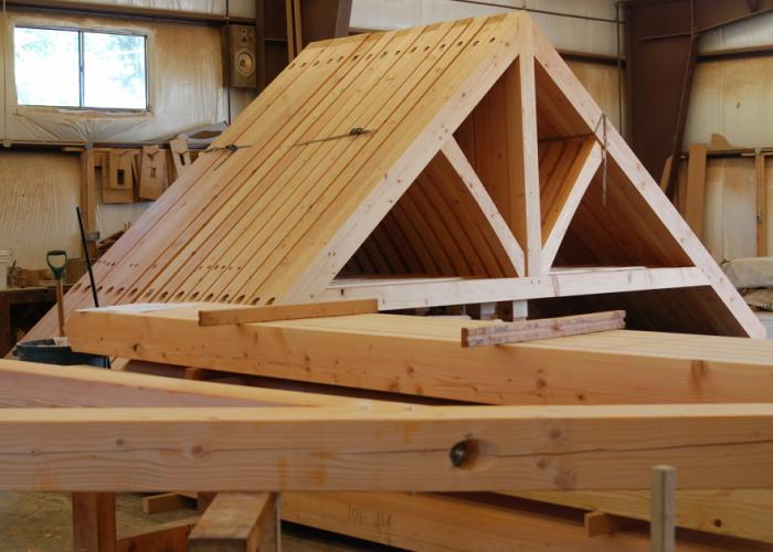 preassembled_king_post_trusses.jpg