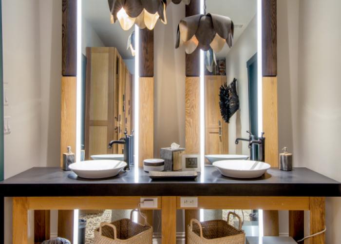 strathallan_spa_custom_mirros_and_vanities_newwoodworks.jpg