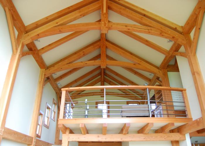 great_room_trusses_and_timber_frame_loft.jpg
