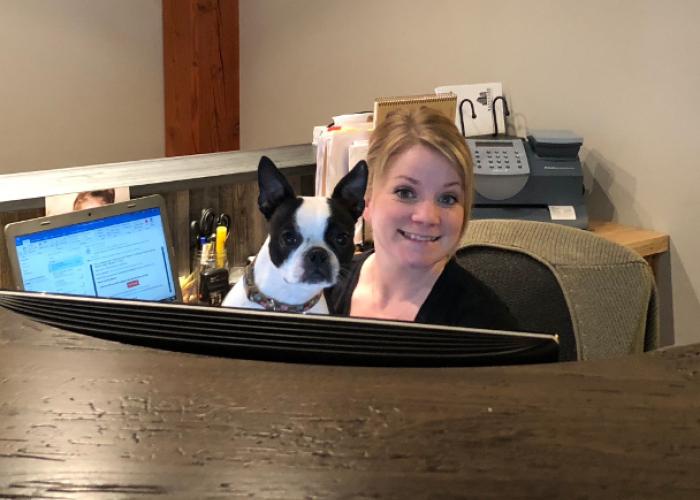 penny_jenny_front_desk.jpg