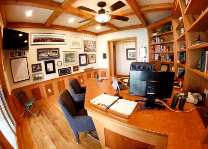 office_custom_paneling_desk_shelves_newwoodworks.jpg
