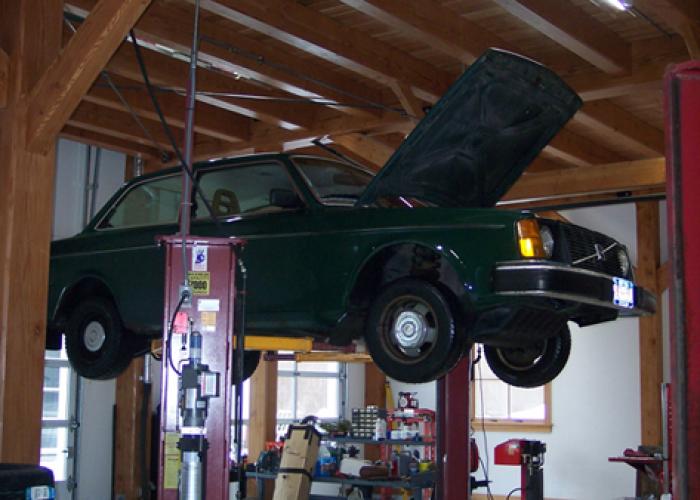 car_lift_timber_frame.jpg