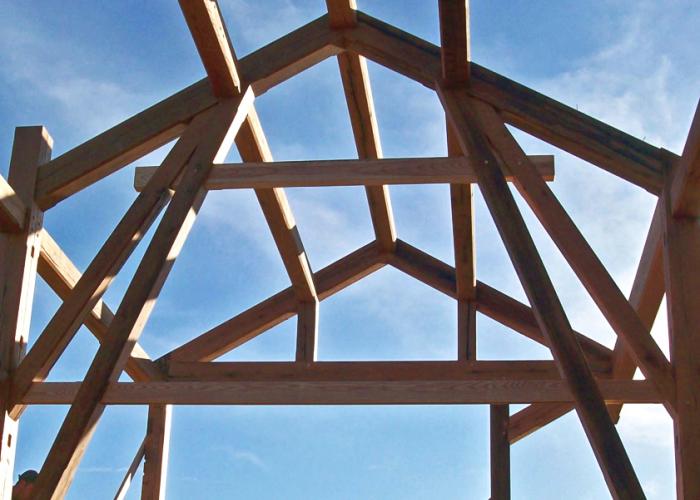 reclaimed_oak_timbers_unique_truss.jpg