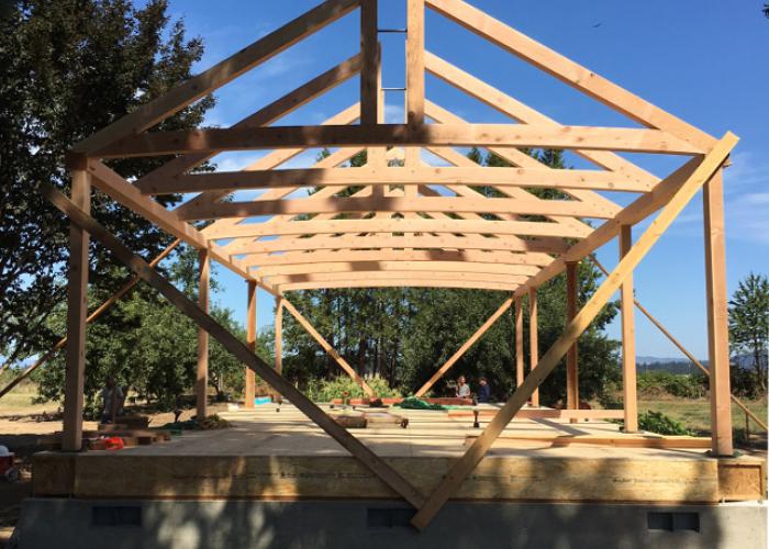 oregon_raising_new_jewel_timber_frame.jpg